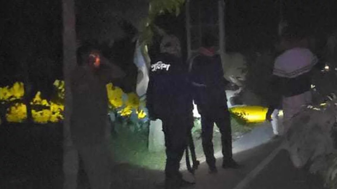 মধ্যরাতে কিশোরগঞ্জে গ্রামীণ ব্যাংকে আগুন